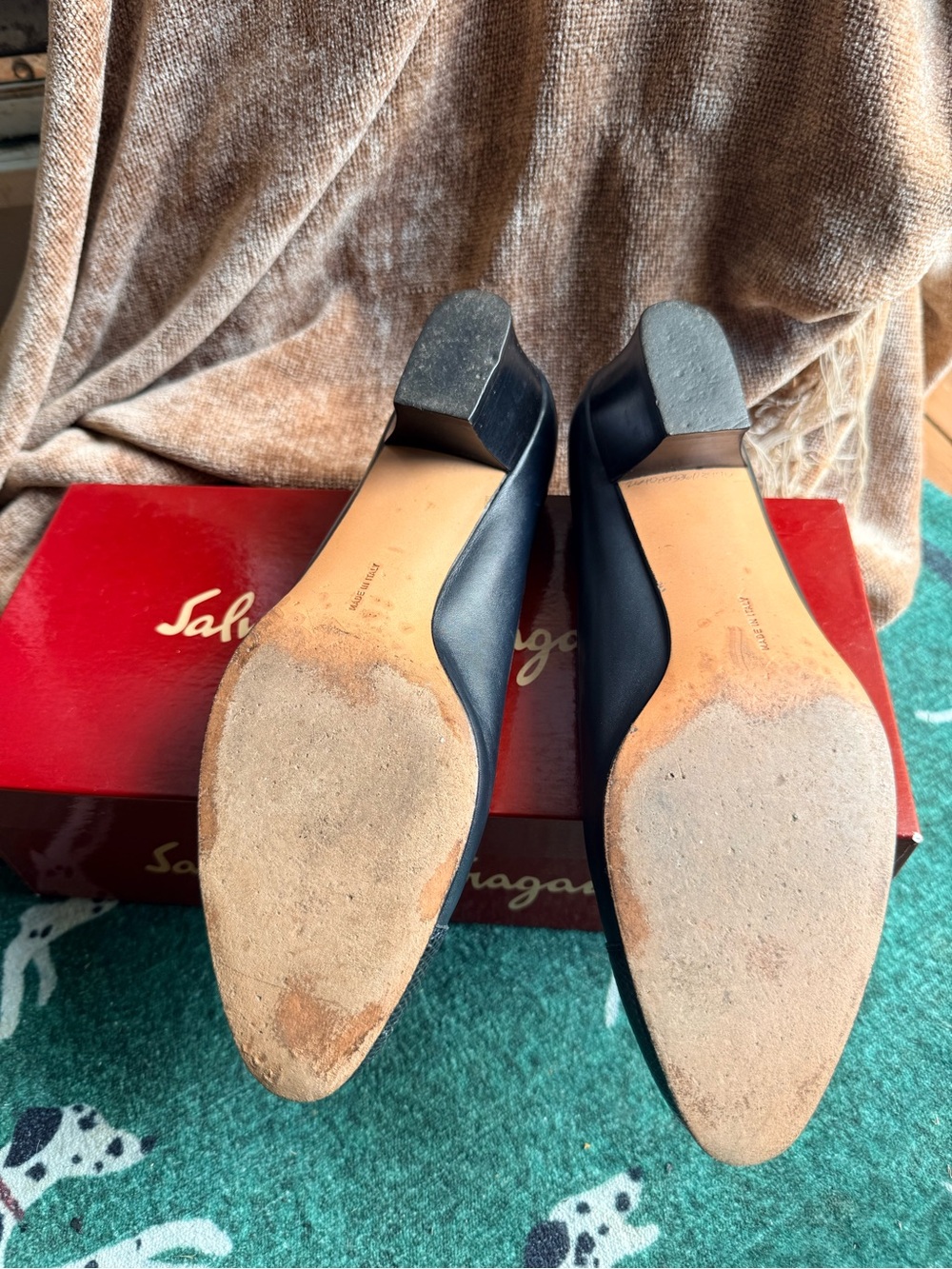 Salvatore Ferragamo Scurita Black Leather Gancini Pumps 8B w/ Original Box - Picture 5 of 8